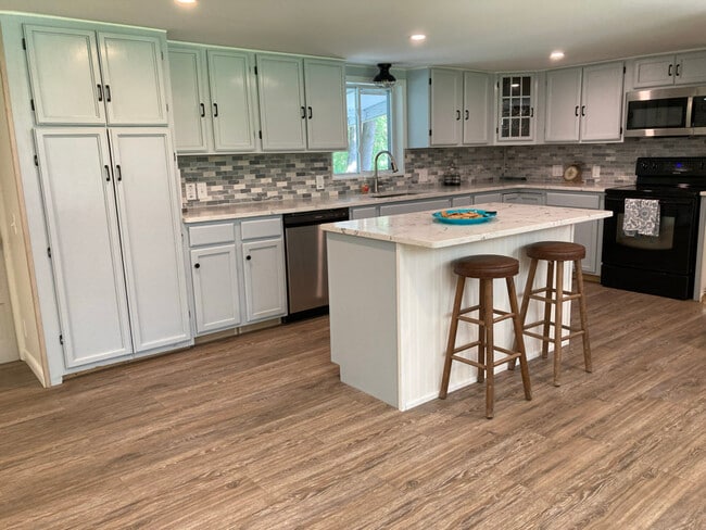 140 Young St, Easton, PA 18042 - photo 2