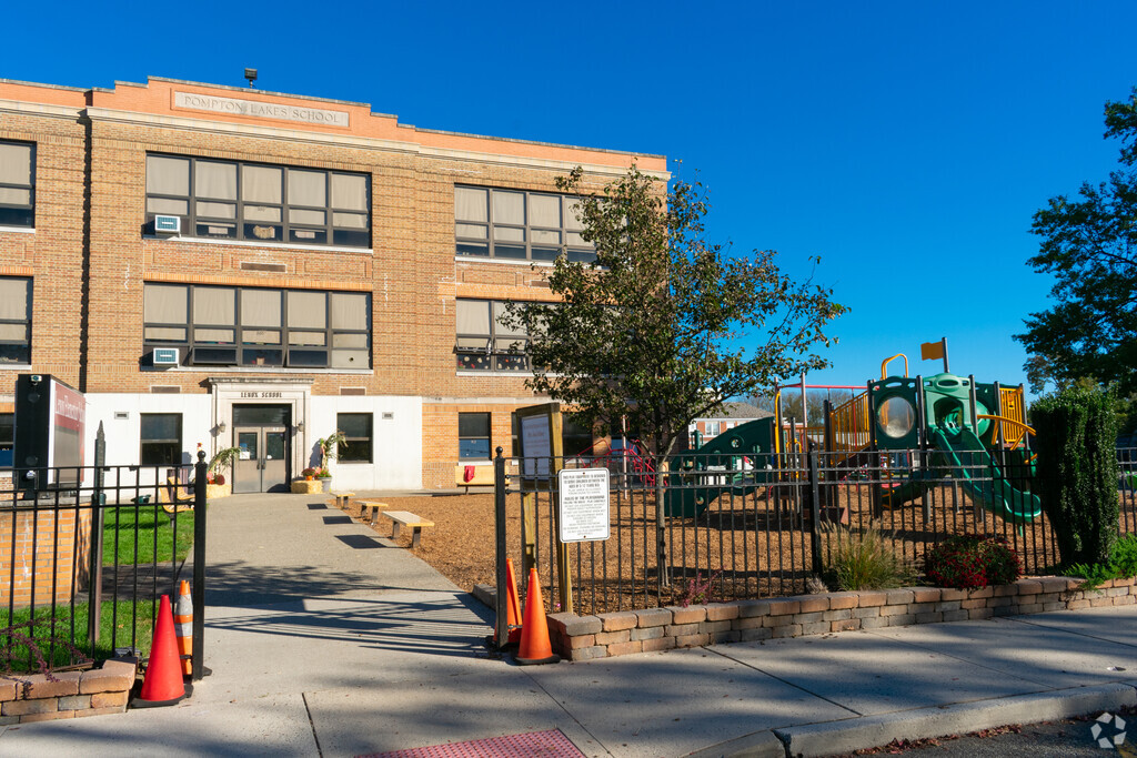 Lenox School provides education in the neighborhood of 
Pompton Lakes.