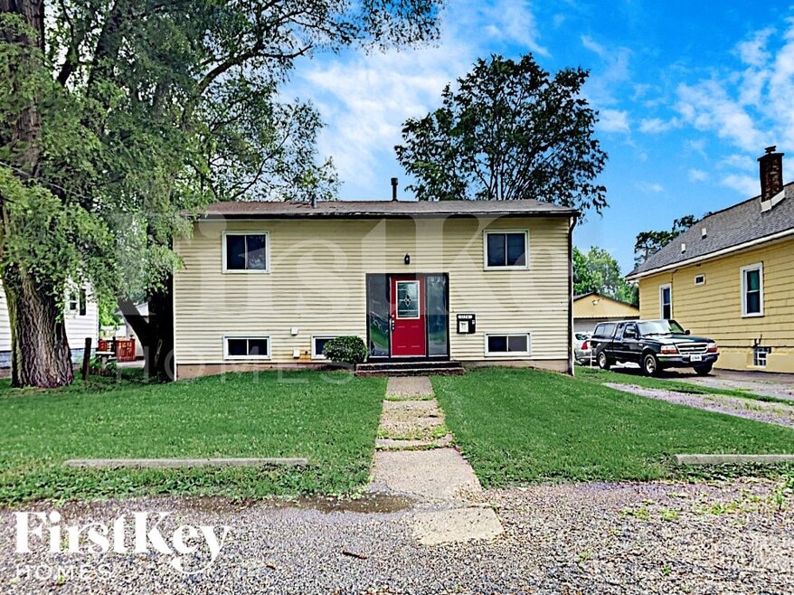 1154 Rathbone Ave, Aurora, IL 60506 - photo 1