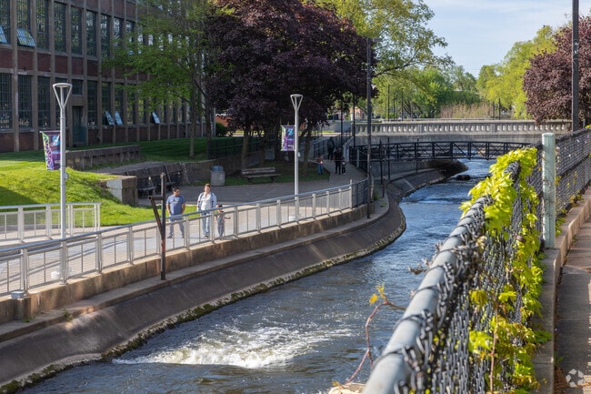 Residents of Howard Park-East Bank enjoy walking along the East Bank Trail.