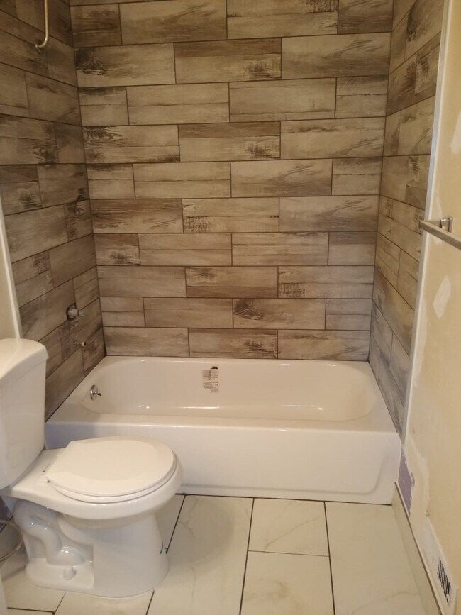 1123 Starbird Cir unit 3, San Jose, CA 95117 - photo 2