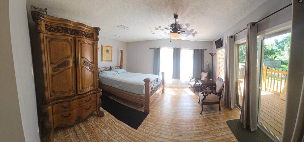 private entry suite