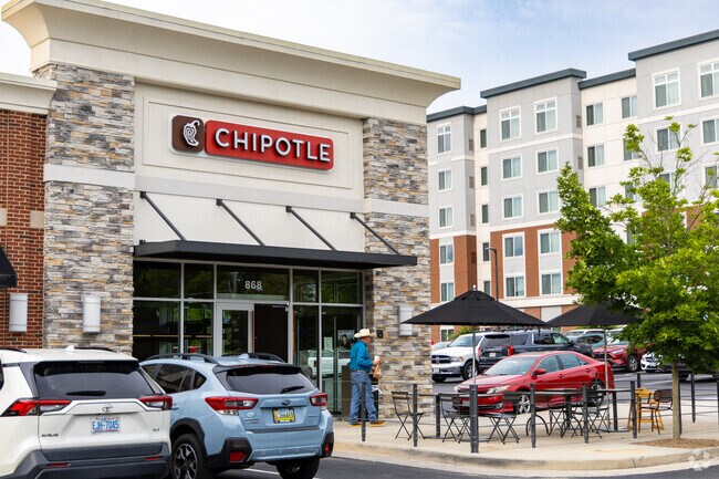 The Glade-Westover neighborhood is nearby a variety of chain restaurants, like Chipotle.