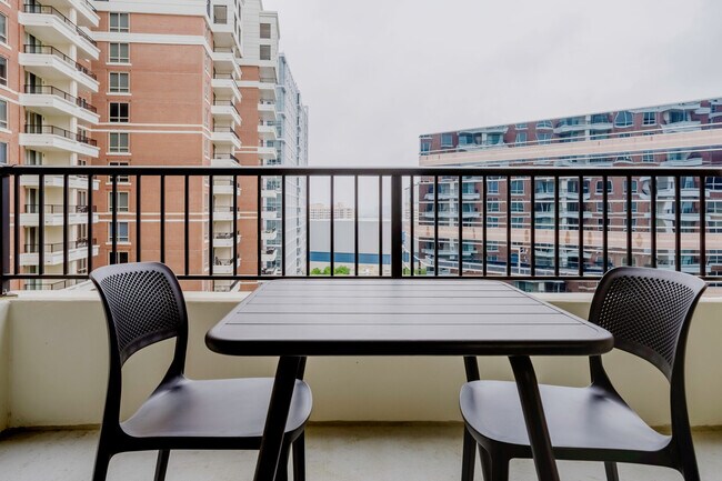 850 N Randolph St unit FL18-ID8579A, Arlington, VA 22203 - photo 5