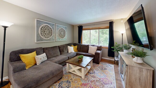 1428 Willow Creek Ln, Saint Paul, MN 55126 - photo 2