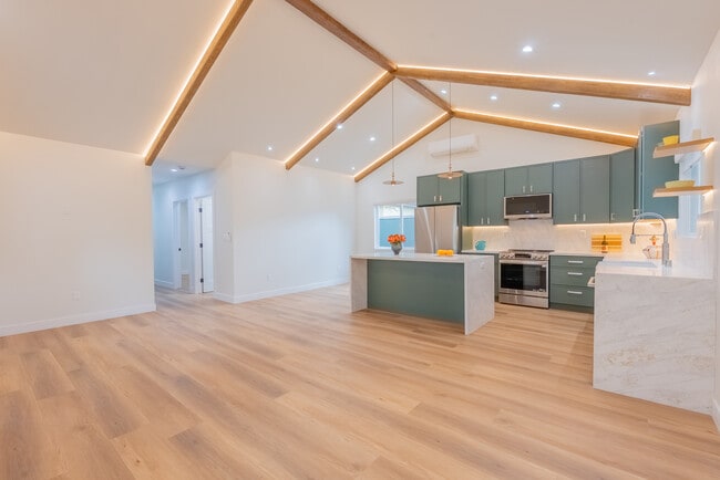 14902 Hesby St, Los Angeles, CA 91403 - photo 4