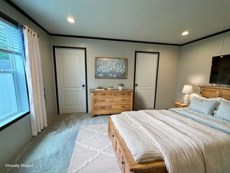 48579 Leafdale Ct, Shelby Township, MI 48317