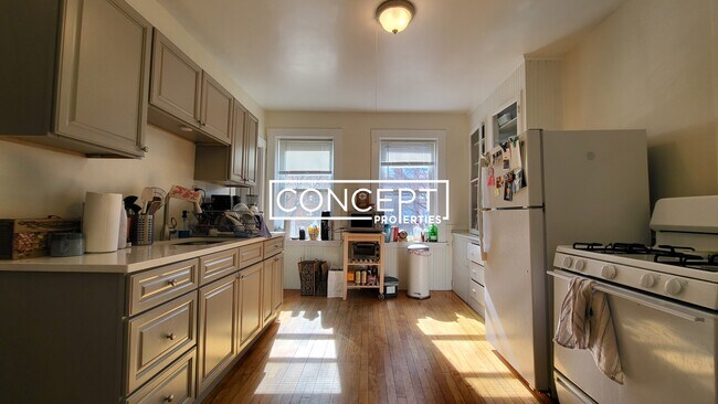 12 Centre St unit B, Cambridge, MA 02139 - photo 2