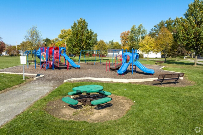 Brewer Park has a playground and seating in Mount Vernon Park.