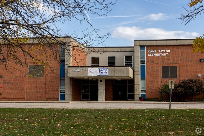 Camp Taylor elementary scored an A on niche.com for diversity in Hayfield Dundee.