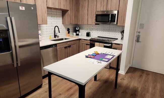 3001 Esperanza Crossing unit FL2-ID1031277P, Austin, TX 78758 - photo 4