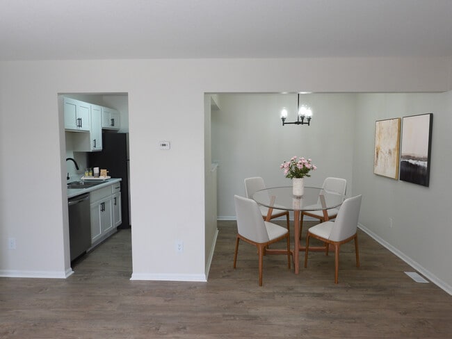 Roachton Flats, Perrysburg, OH 43551 - photo 5