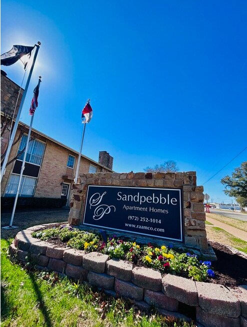 900 W Rochelle Rd, Irving, TX 75062