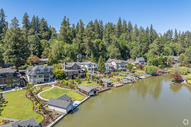You'll find lakefront homes with luxurious yards in Bryant, Lake Oswego.