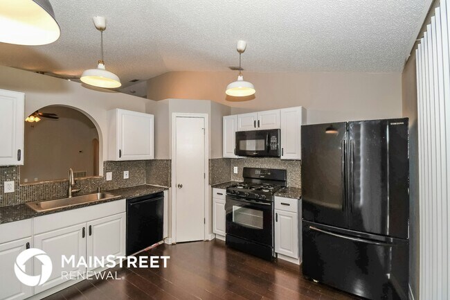 7336 Lawn Tennis Ln, Jacksonville, FL 32277 - photo 6