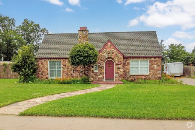 Find smaller, Tudor styled homes around the Heart of Lubbock neighborhood.