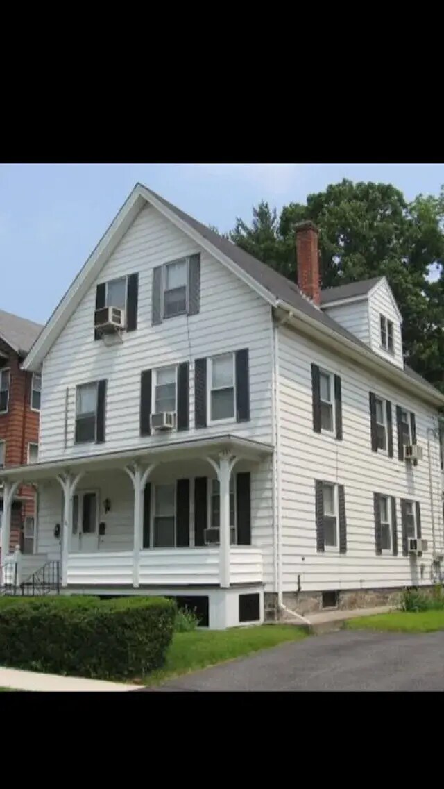 26 Dover St Unit 3, Worcester, MA 01609