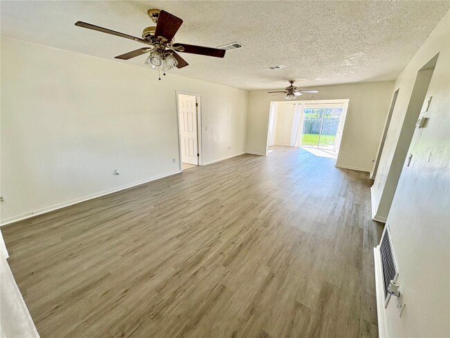 5389 Mariner Blvd, Spring Hill, FL 34609 - photo 7