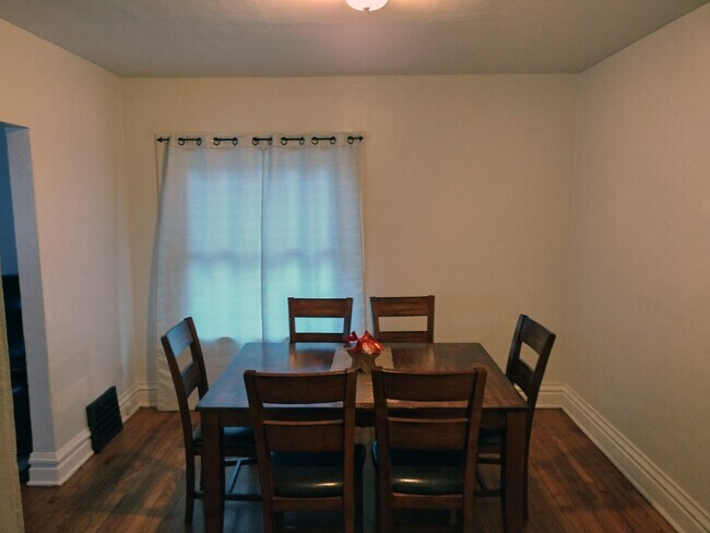 711 N Chestnut St, Lansing, MI 48906 - photo 7