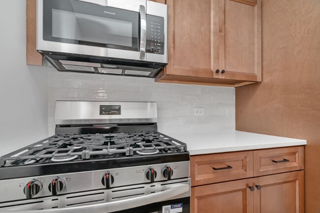 515 Pasadena Ave unit 1S, Crest Hill, IL 60403 - photo 3