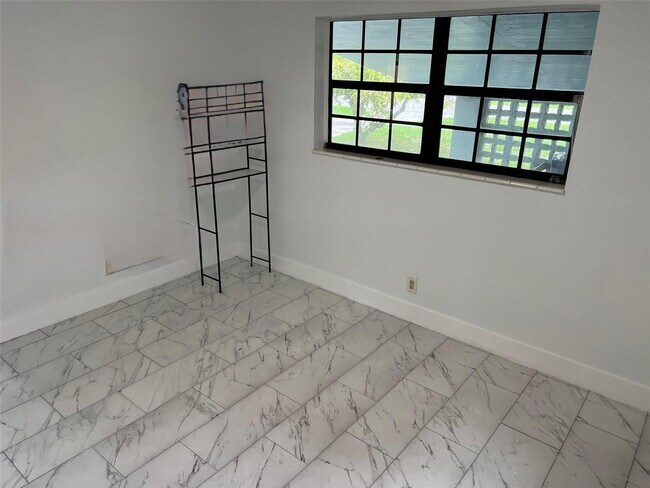 4421 NW 33rd St, Lauderdale Lakes, FL 33319 - photo 4