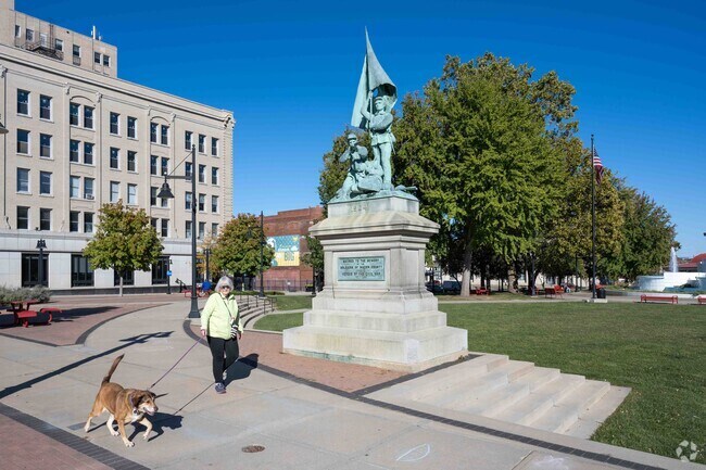 The Decatur downtown area is very nice and is close to the Martin Luther King neighborhood