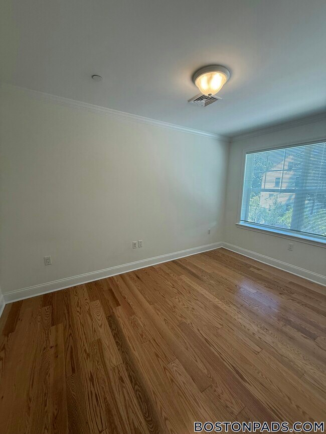 104 Ellery Ct unit 104, Chestnut Hill, MA 02467 - photo 3