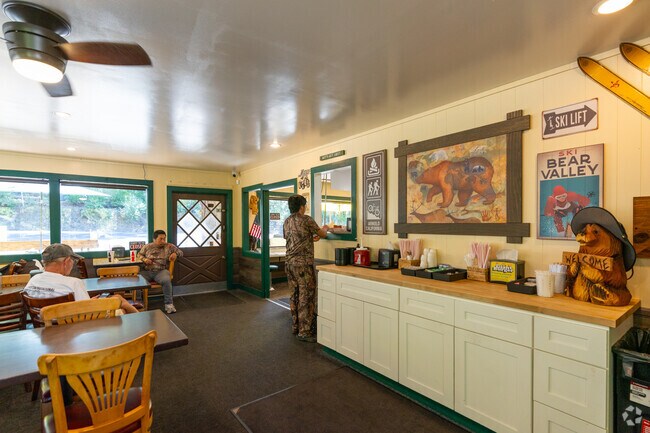 Giant Burger serves hearty sandwiches along California SR-4 in Arnold.