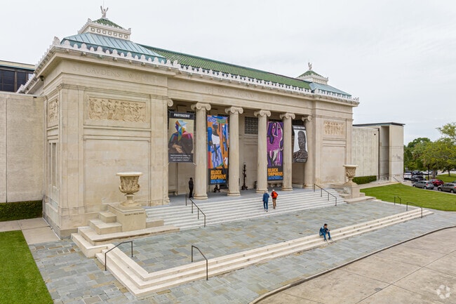 The New Orleans Museum of Art (NOMA) is the city’s oldest fine arts institution opened its Doors in 1911 near the Lakeview Neighborhood of New Orleans