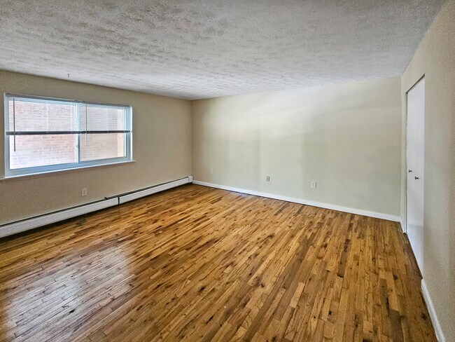 Bradley Court, Windsor Locks, CT 06096 - photo 7