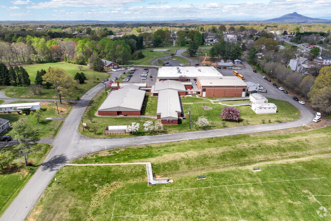 King Elementary School has received an overall grade of B from Niche.