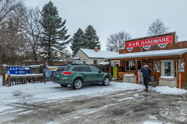 R&R Hardware sells farm supplies and feeds in Huntley.