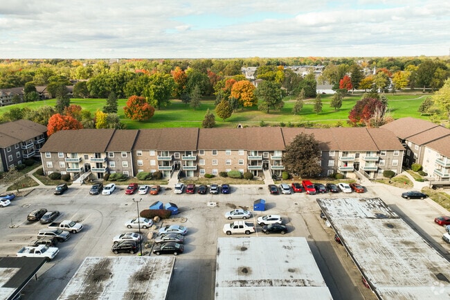 Canterbury Green is a small community nestled in the suburbs of Fort Wayne.