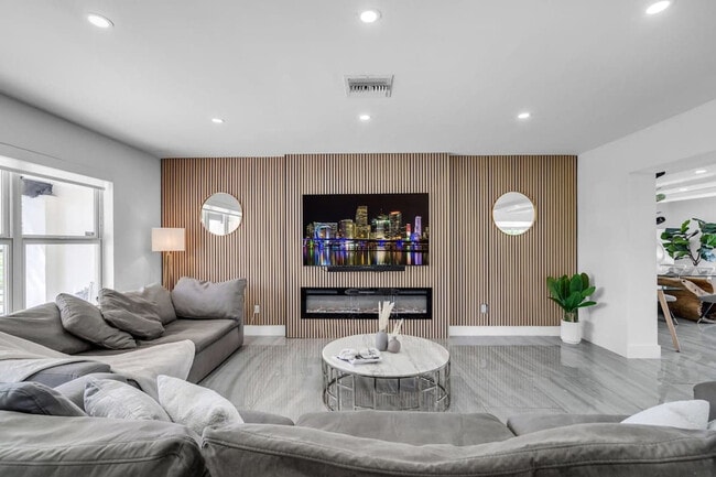 1255 NE 199th St unit ID1372354P, Miami, FL 33179 - photo 2