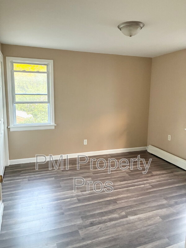 4626 N 39th St, Milwaukee, WI 53209