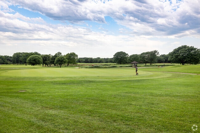 Enjoy a round of golf at Tex Consolver by Oatville.