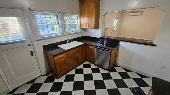 1210 N Orange Grove Ave unit 7, West Hollywood, CA 90046 - photo 6