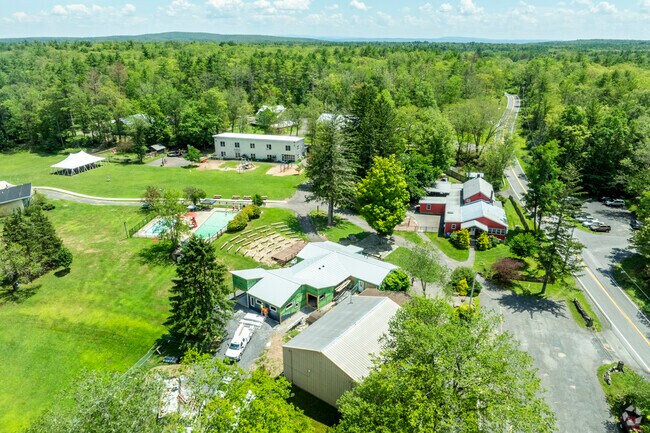 Woodstock Day School has 197 students in grades PK, K-12 with a student-teacher ratio of 4 to 1.