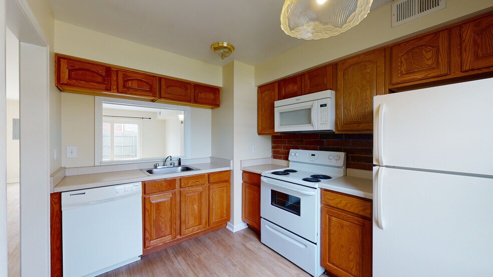 Carriage Hill Townhouses 5765 Dr, Erie, PA