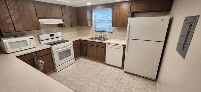 1400 Tarpon Woods Blvd unit H1, Palm Harbor, FL 34685 - photo 4