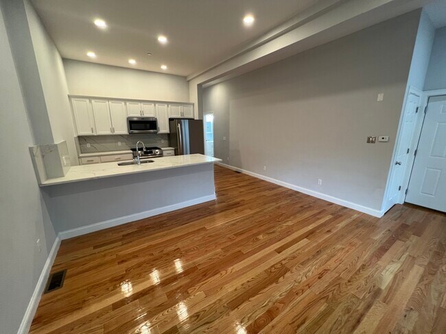 122 Cross St unit 6, Somerville, MA 02145 - photo 3