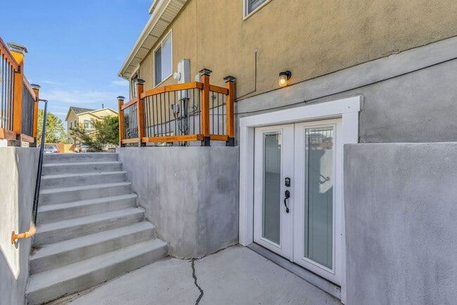 38 Manilla Cir, Draper, UT 84020 - photo 3