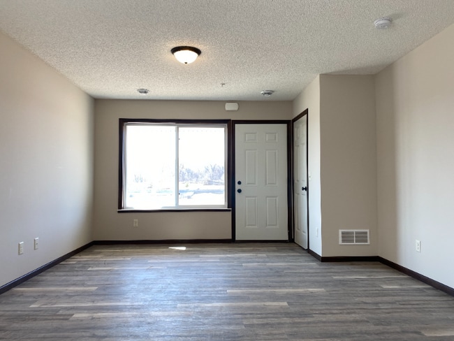 2020 4th Ln SE, Cambridge, MN 55008 - photo 4