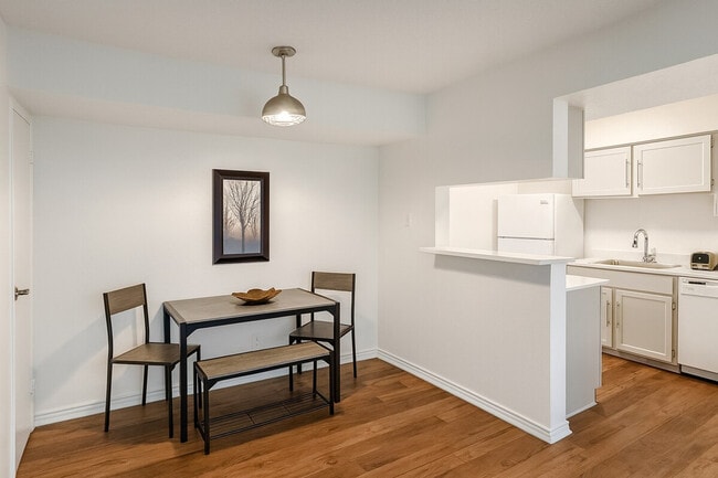 1040 Clayton Ln unit ID1335308P, Austin, TX 78723 - photo 3