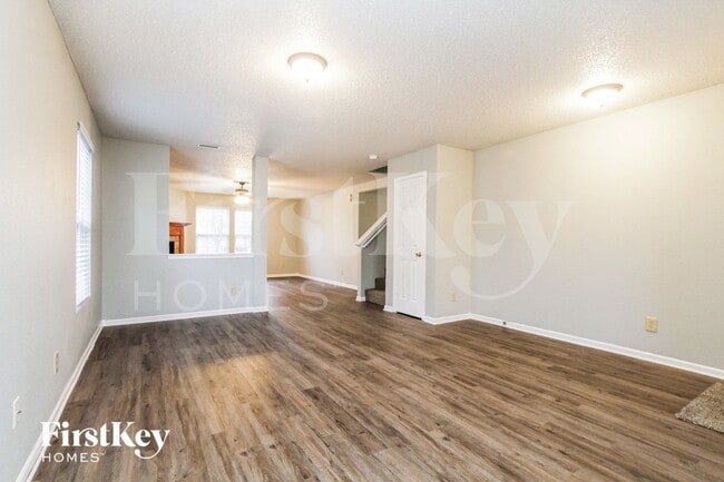 840 Olmsted Dr, Shelbyville, IN 46176 - photo 2