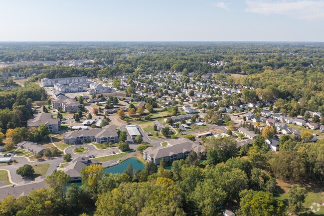 There are several large apartments and condominium communities in Westside Connection.