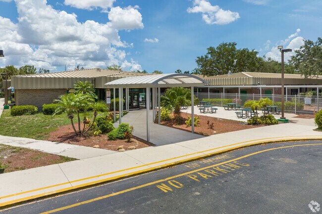 Fort Myers Middle Academy is a C rated school with 690 students.
