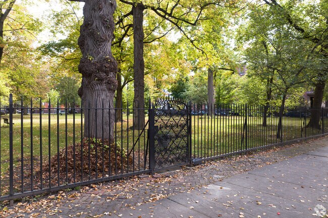 One of the four main gates to enter the private Washington Park.