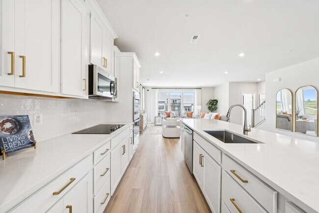 8622 Lovelace St, Manassas, VA 20109 - photo 6