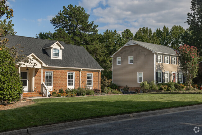 Discover a variety of single level and multi level homes at Robinridge in Greensboro.